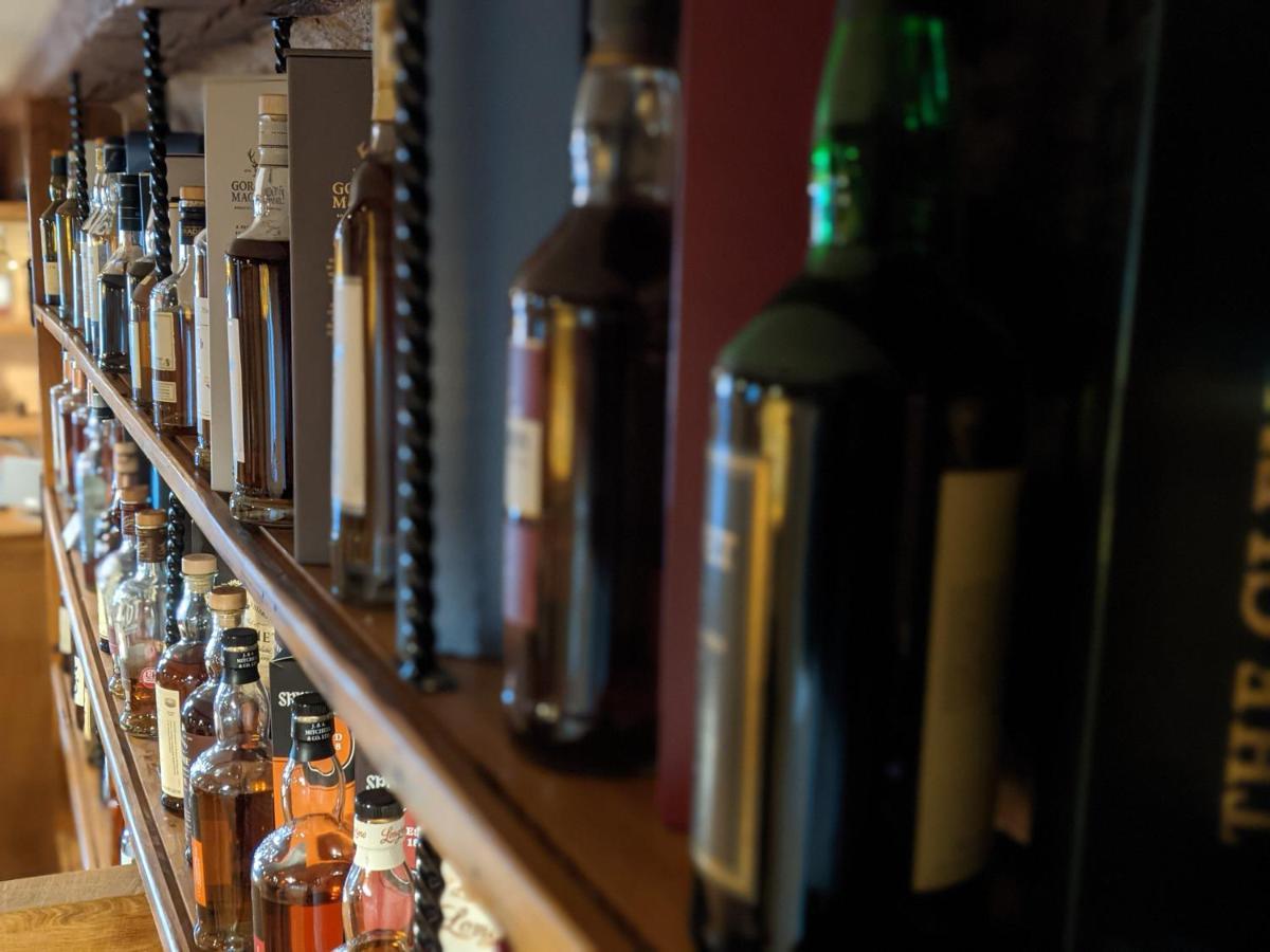 Отель The Wayside And Whisky Barn Whitbeck Экстерьер фото