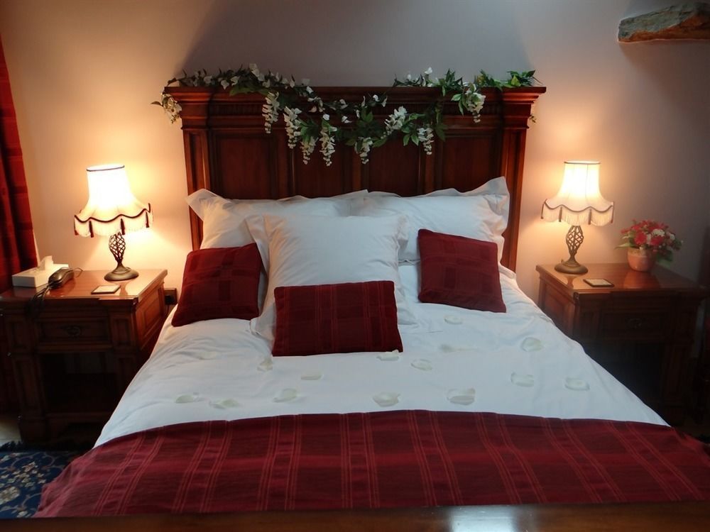 Отель The Wayside And Whisky Barn Whitbeck Экстерьер фото