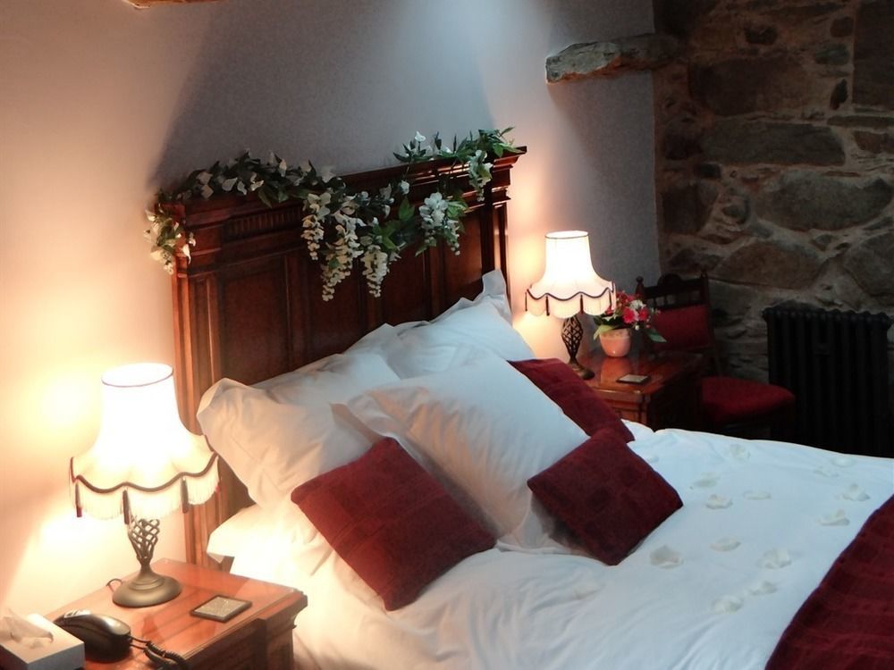 Отель The Wayside And Whisky Barn Whitbeck Экстерьер фото