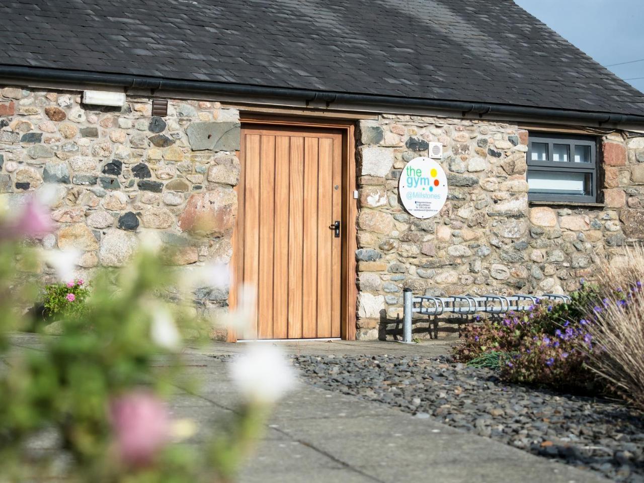 Отель The Wayside And Whisky Barn Whitbeck Экстерьер фото
