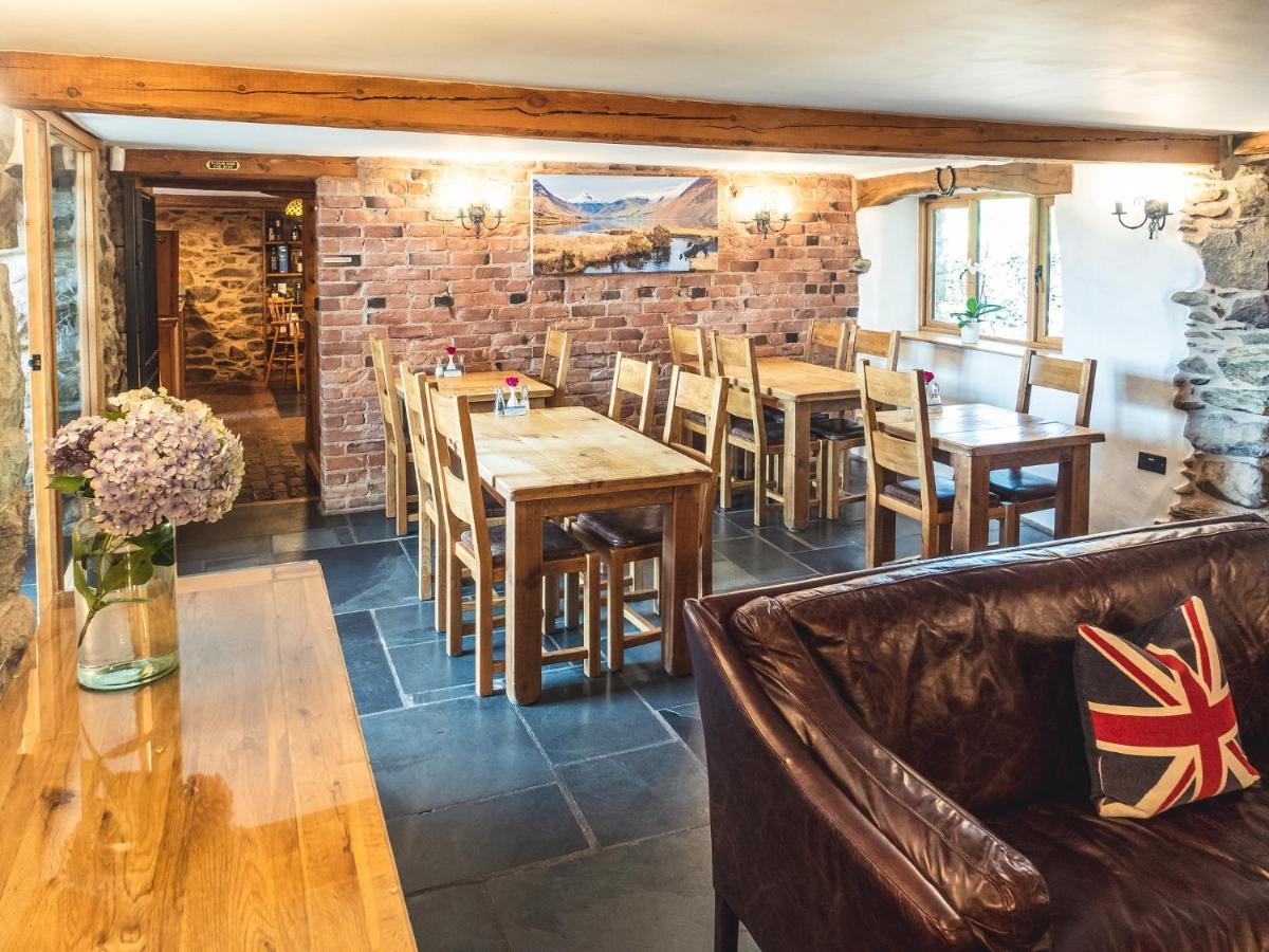 Отель The Wayside And Whisky Barn Whitbeck Экстерьер фото